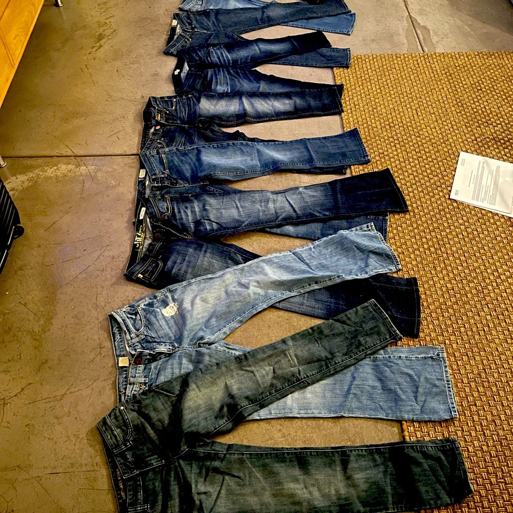 11 pair of blue jeans.
